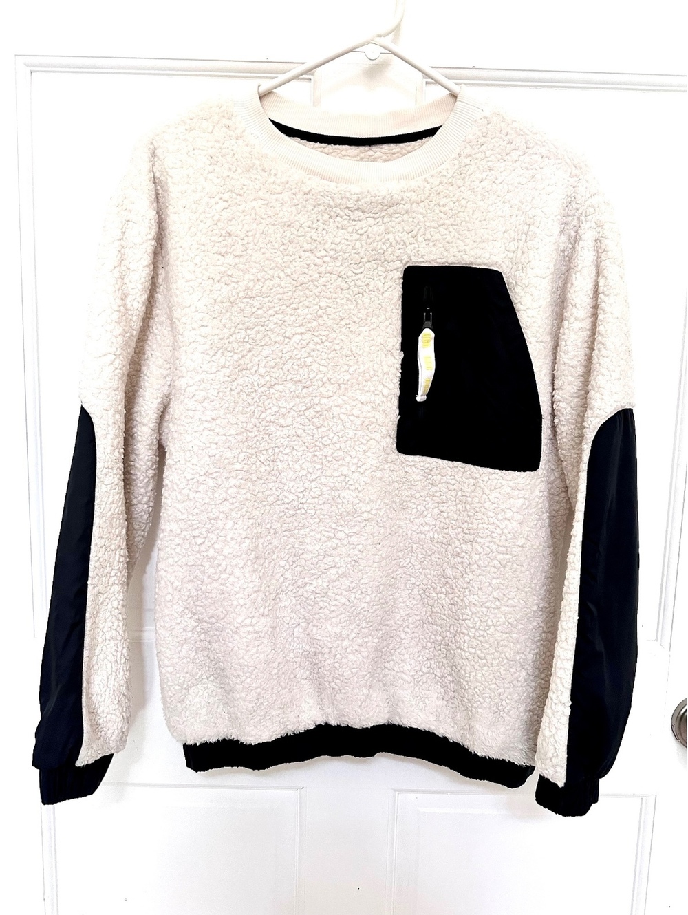 UGG Women's Niko Sherpa Crewneck Pullover Natural/Black Color Size S